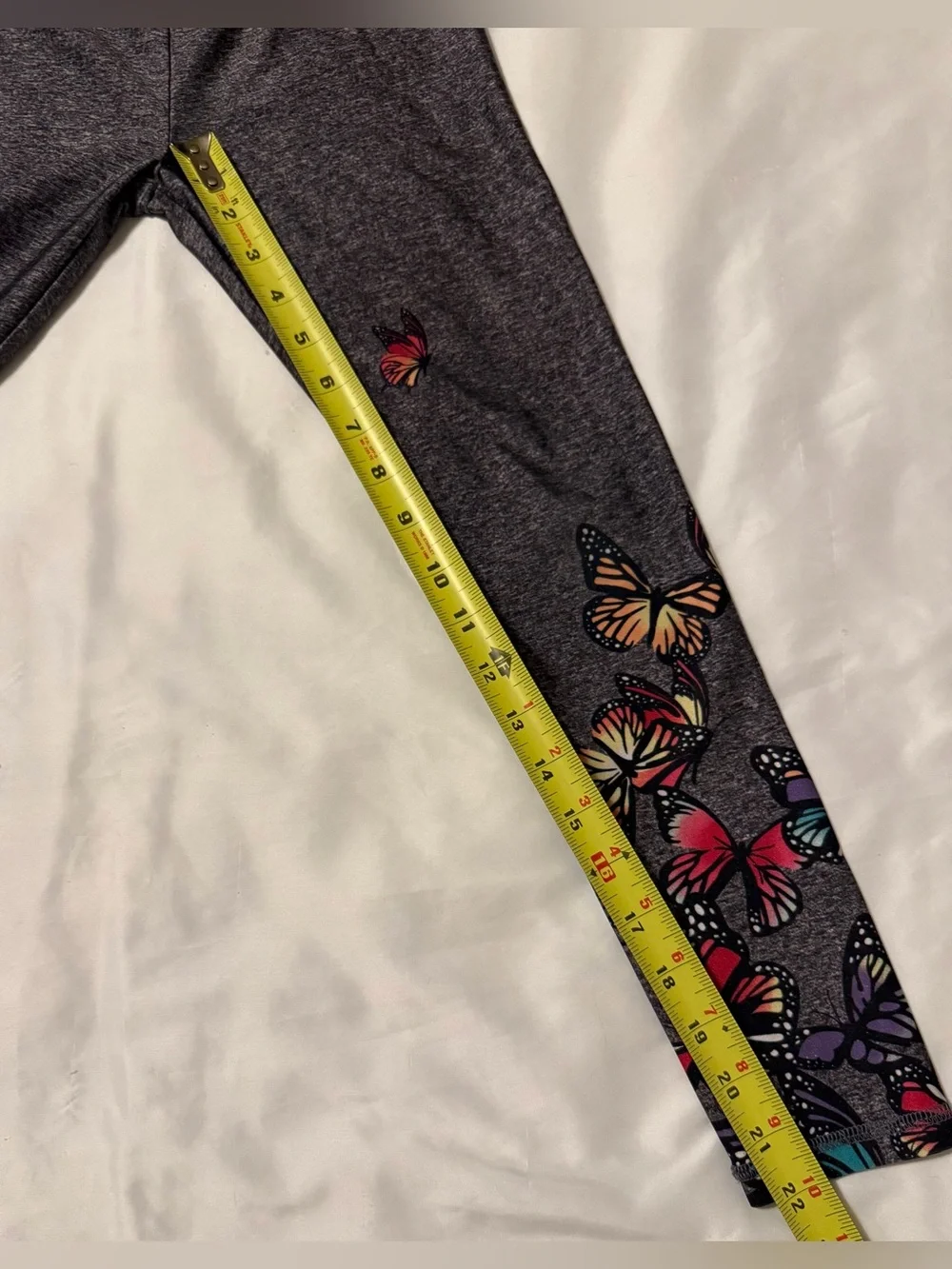 Justice Girl’s Gray Butterfly Leggings-Size 8
